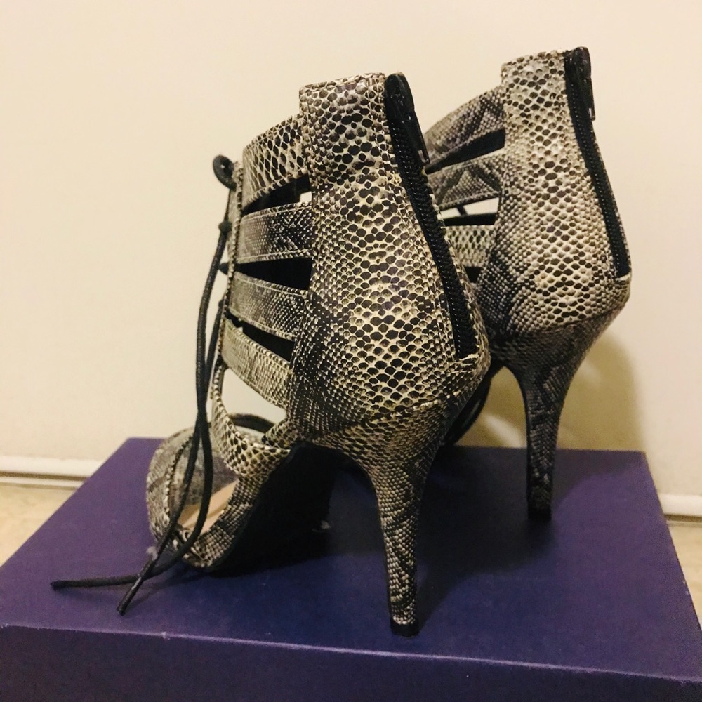 Snake pattern heels - Picture 3 of 5